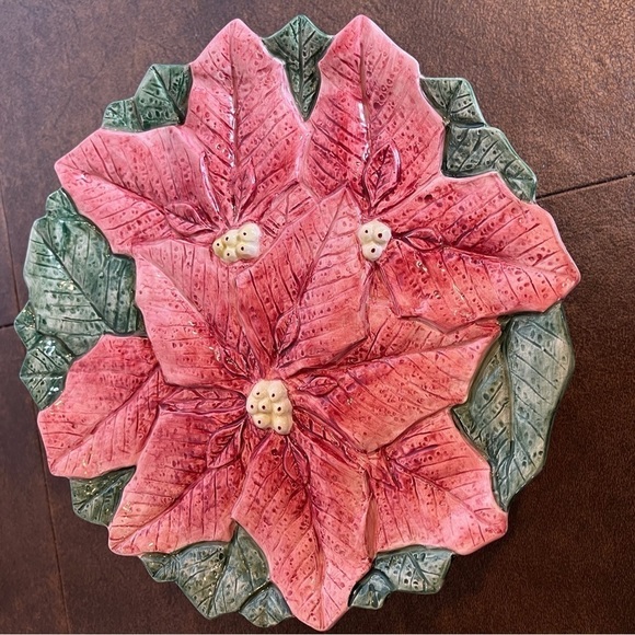 Vintage Holiday Ceramic Poinsettia Cake Stand - Picture 3 of 9